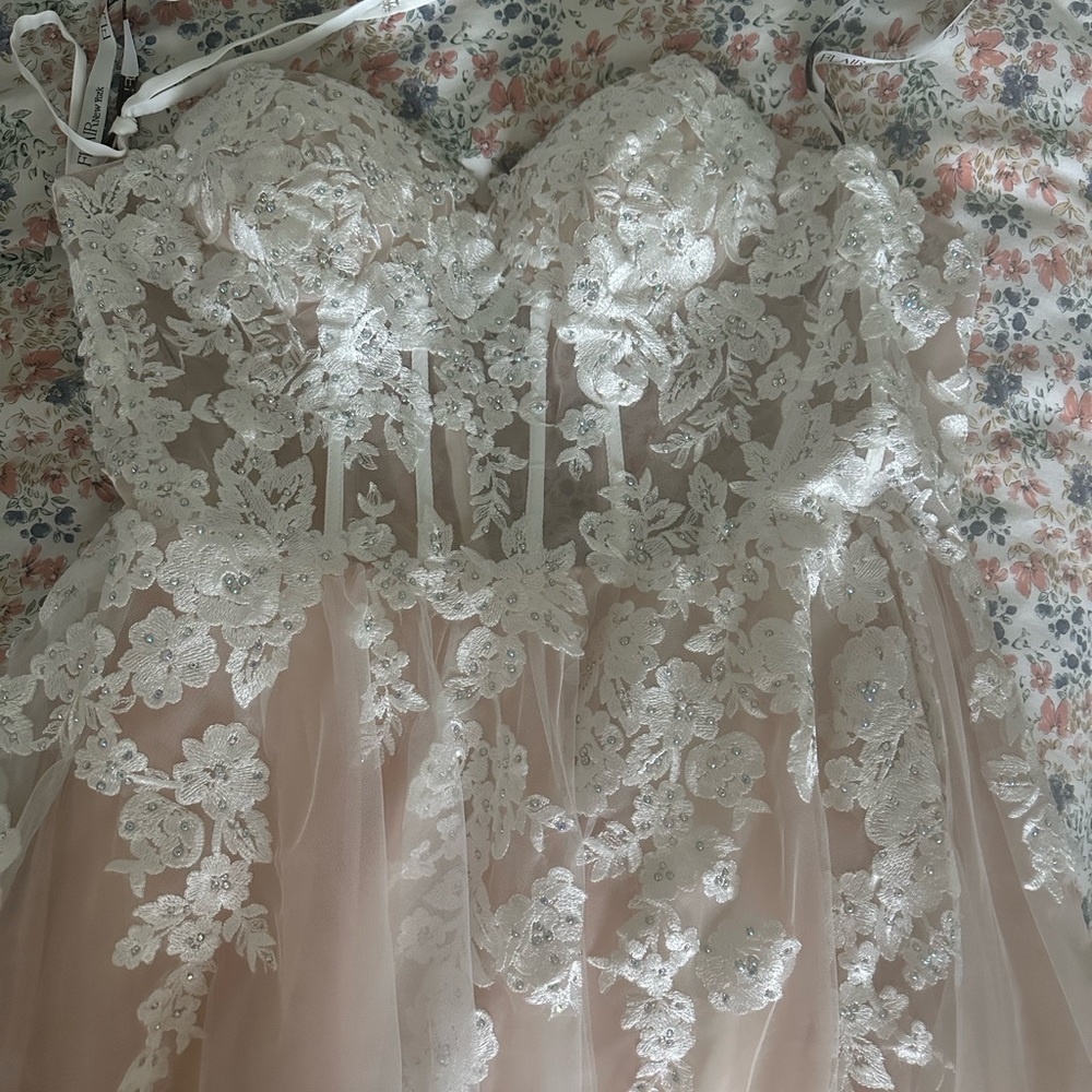 Prom Dress - Picture 4 of 10